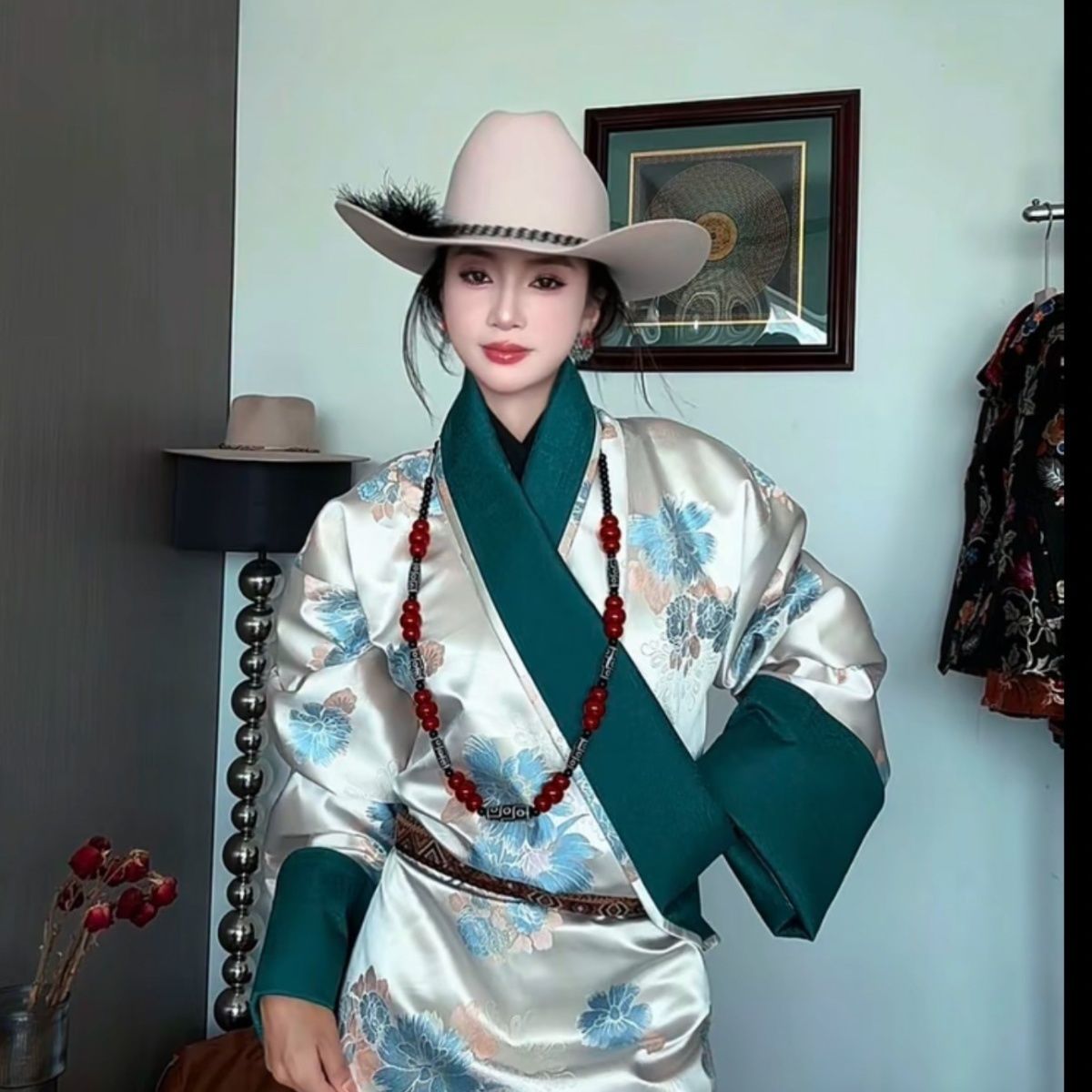 Yeni Kadın Butan Tibet Kostümü - Ethnic Fashion Shoot incelemesi ve fiyatı